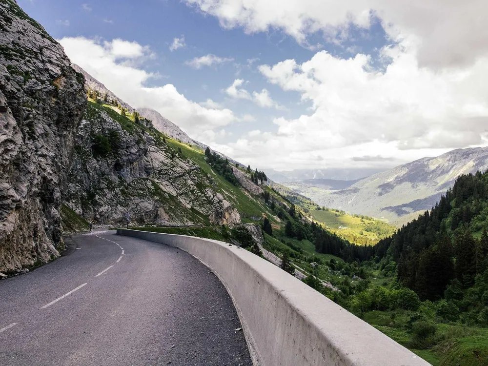 A mountain road after compression to WebP